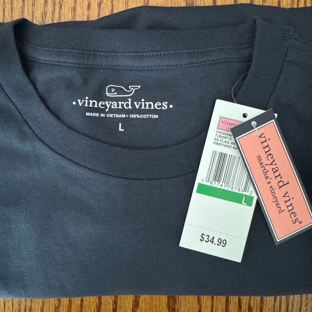 Vineyard Vines Men's Dark Blue Pocket Tee - Picture 3 of 3